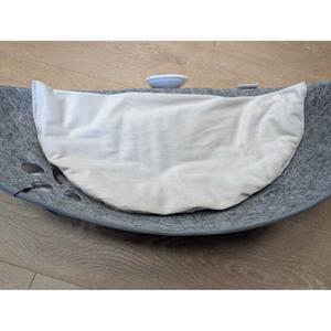 504105-hamac-de-fenetre-pour-chat-zolux-jack-gris-23-5x70x23-5-cm